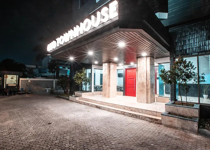 Super Oyo Townhouse 1 Hotel Salemba Jakarta